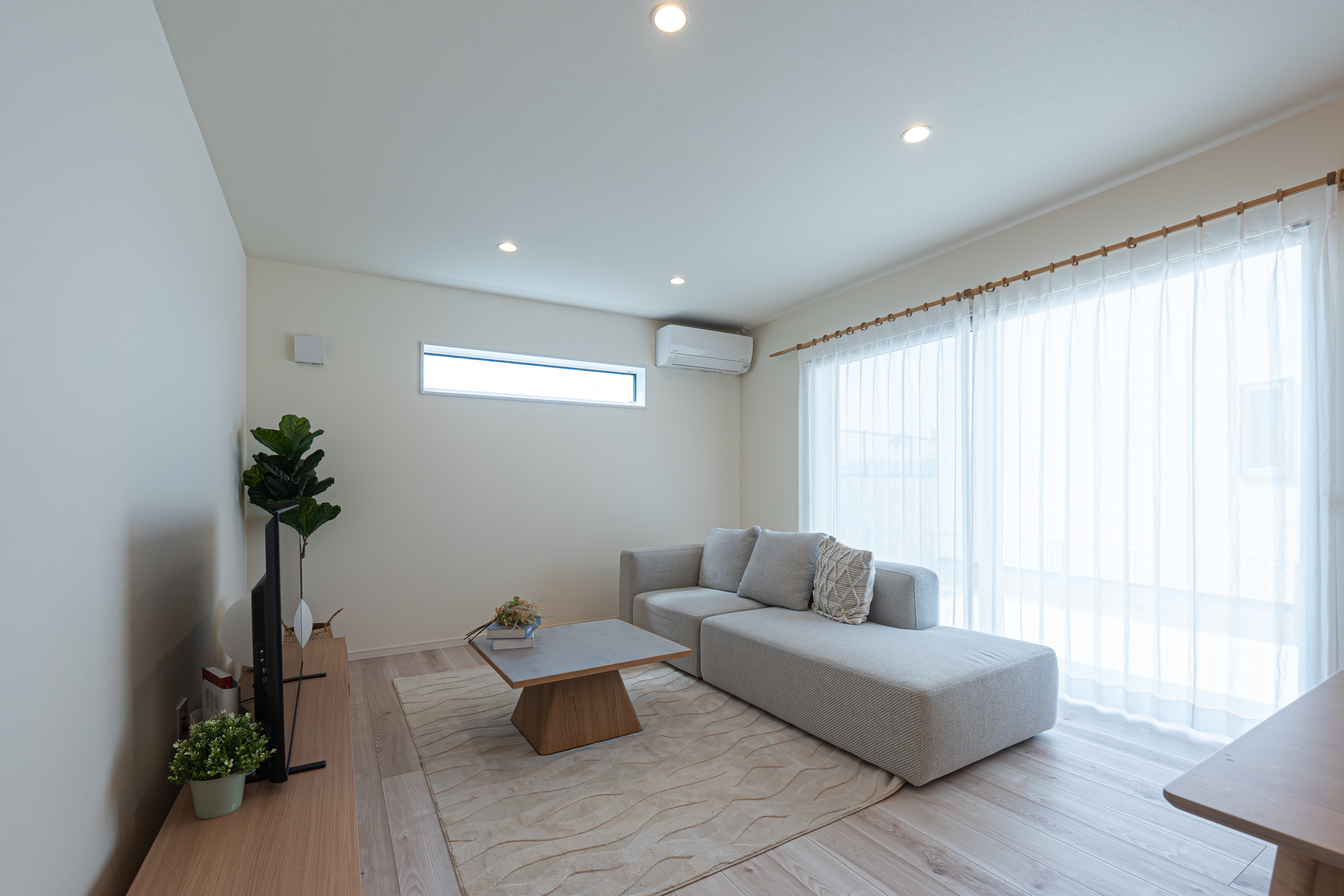 【西区今津】今津の青。と白い家