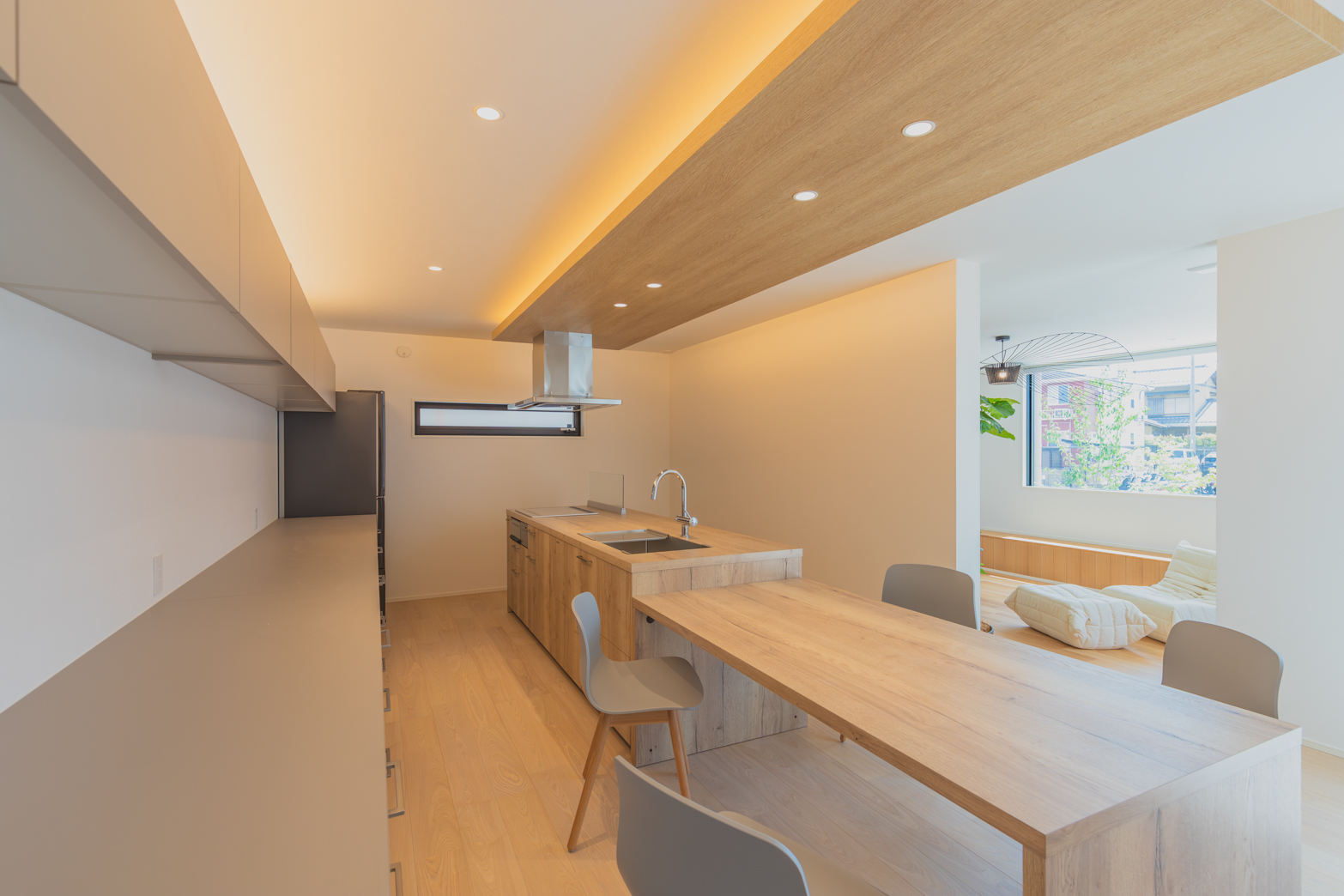 福岡県糸島市の注文住宅
2階リビング
カウンター
食洗機
書斎