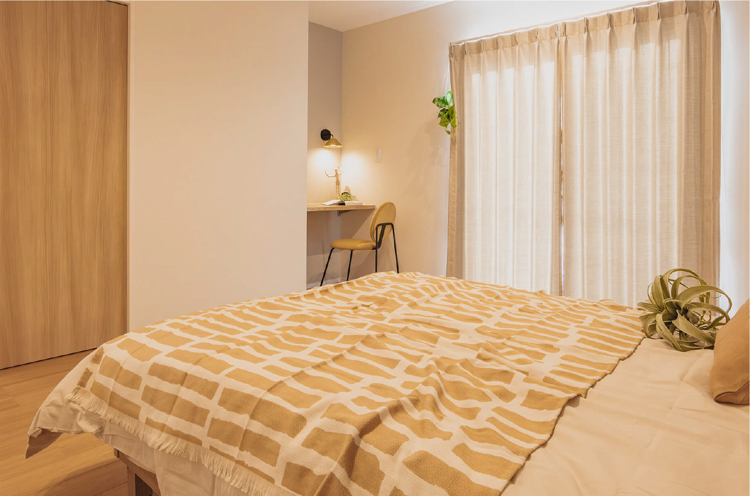 福岡県糸島市の注文住宅
2階リビング
カウンター
食洗機
書斎