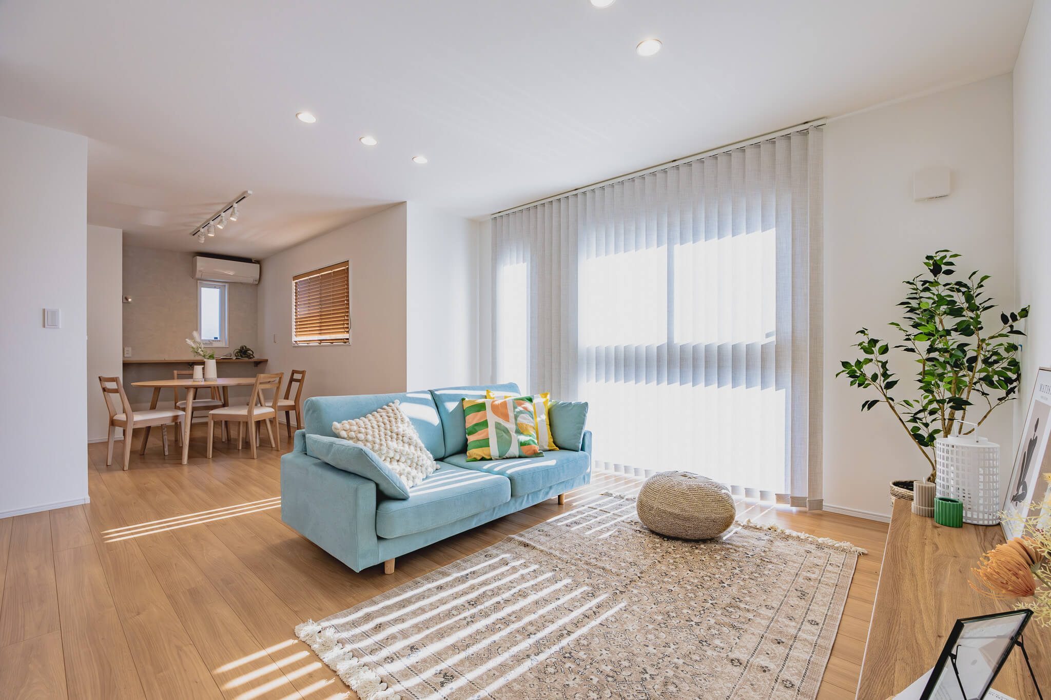 福岡県糸島市の注文住宅
2階リビング
カウンター
食洗機
書斎